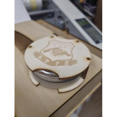 Pince en bois pour boite de plomb